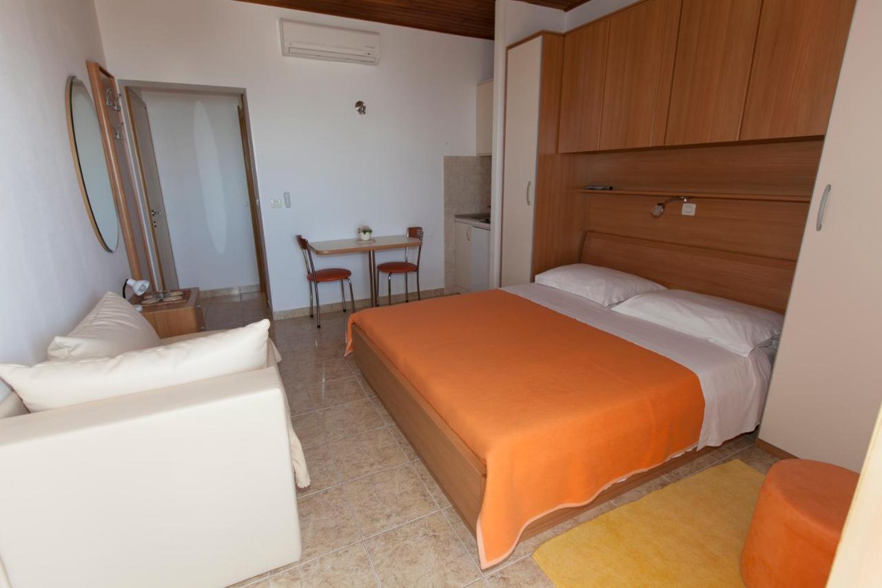Apartments Milana Tucepi Luaran gambar
