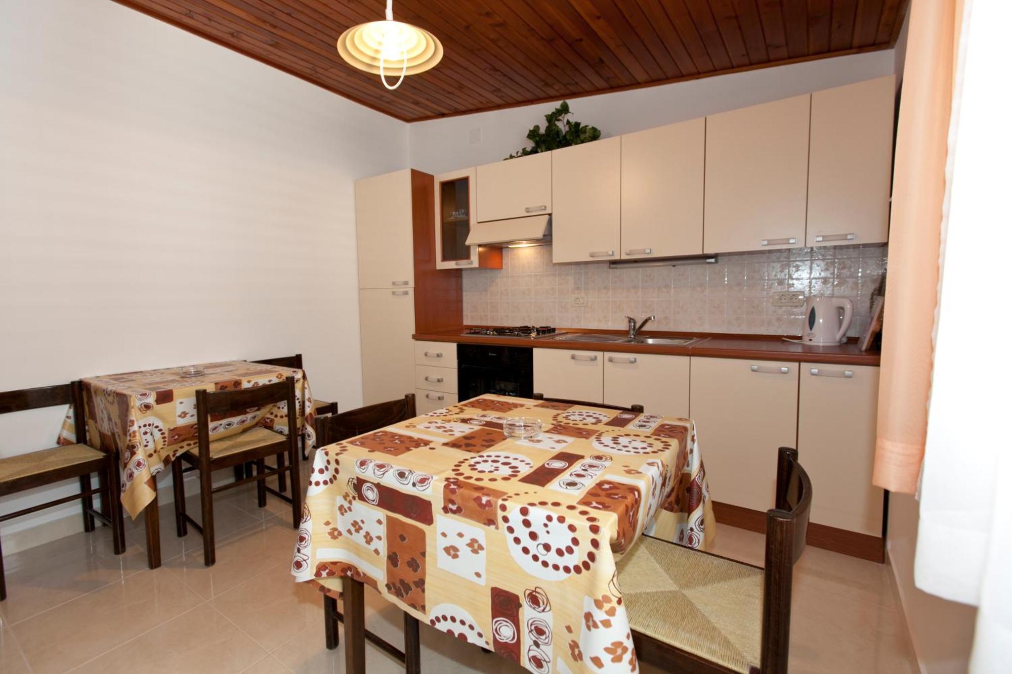 Apartments Milana Tucepi Luaran gambar